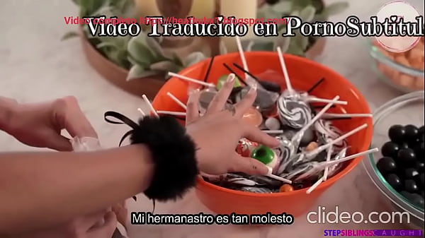 Chanel Camryn, Chloe Temple y Tiana Blow ¿Quién quiere el regalo de Halloween del hermanastro? (Sub español) video completo enlace parte superior