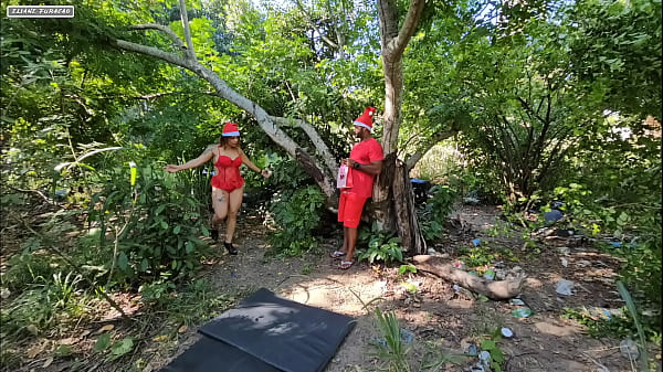MEU NAMORADO NAO PODE VIM AQUI EM CASA NO NATAL ELE MARCOU COMIGO LA NA MATA PRA MIM DAR O PRESENTE