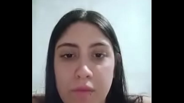 LINDA ROLINGA SE MASTURBA EN SU HABITACION