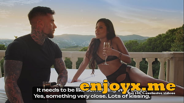 Brunette babe Andrea Retali delivers a remarkable sunset pulverize session with fascinating adult video star charm – a killer XXX debut!