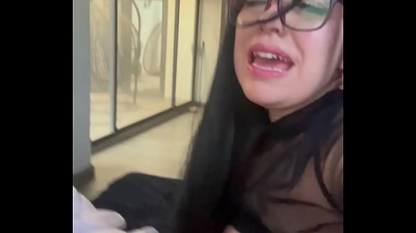 Comoañera lesbiana teniendo orgasmo