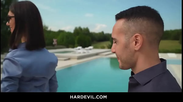 Dirty babe Jadilica fucks Raul Costa outdoors