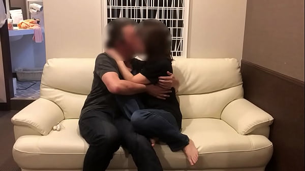 I just entered the hotel and haven’t taken a shower, but I had sex with her on the couch.