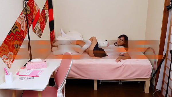 Asian student makes herself CUM instead of doing her homework