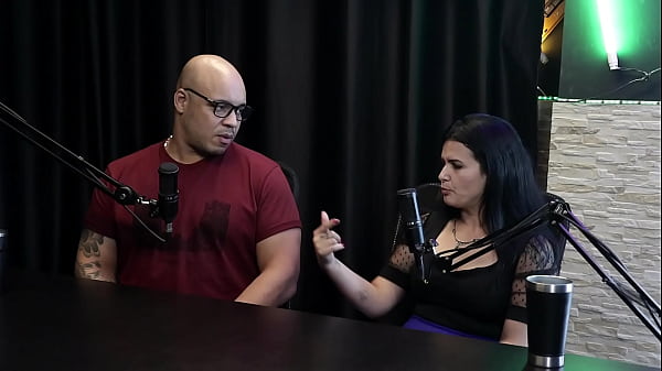 Ela ajudou todo mundo a gozar, perdeu os conteúdos de dogging, a família sabe, e tiveram números significativos – Casal Hush (WATCH ON: SHEER/RED)