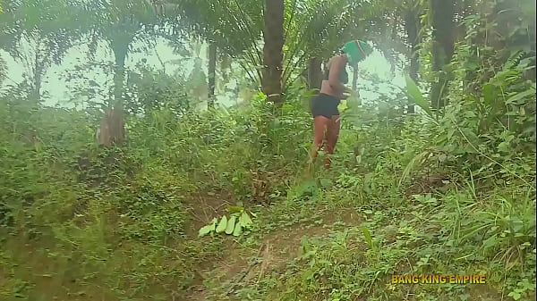 Bush hot sex with bbw king’s wife during village ritual –
